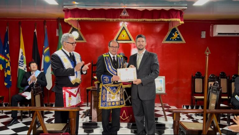 Areópago de Itambé Completa 45 Anos de Reinstalação e Presta Homenagem a Neto Dantas com Comenda Arruda da Câmara
