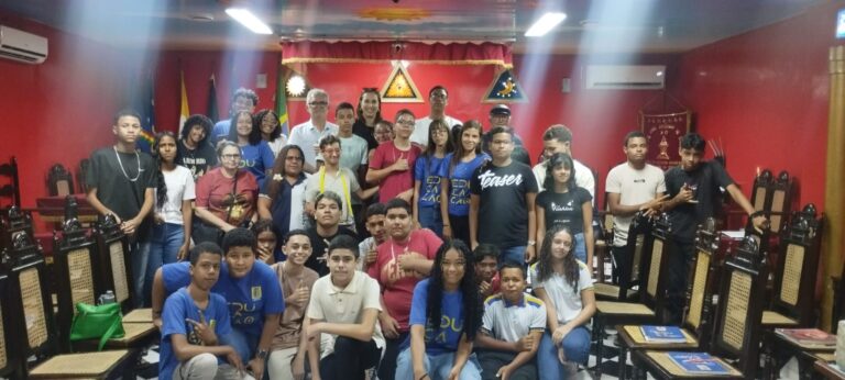 Alunos do Colégio Waldecyr Cavalcanti conhecem o Areópago de Itambé